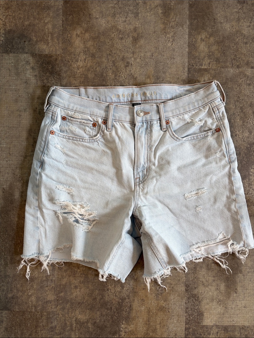 American Eagle Strigid High-Waisted Relaxed Denim Short 6” — 4